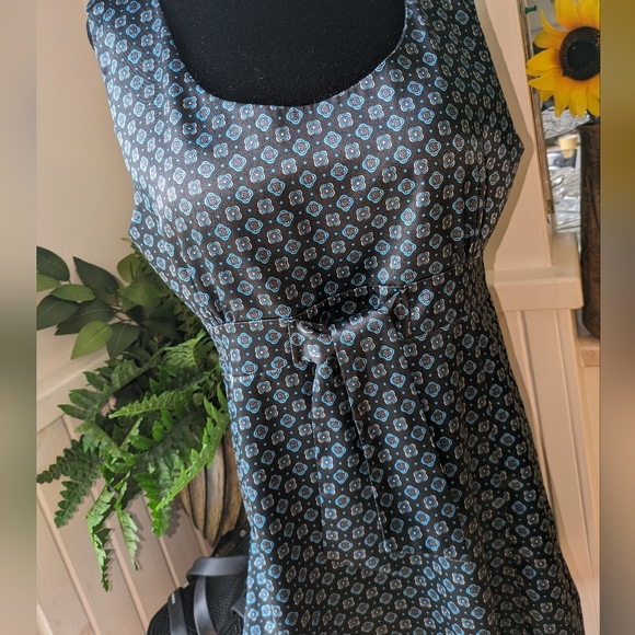 Tie front satin dress. M/L - Picture 2 of 4